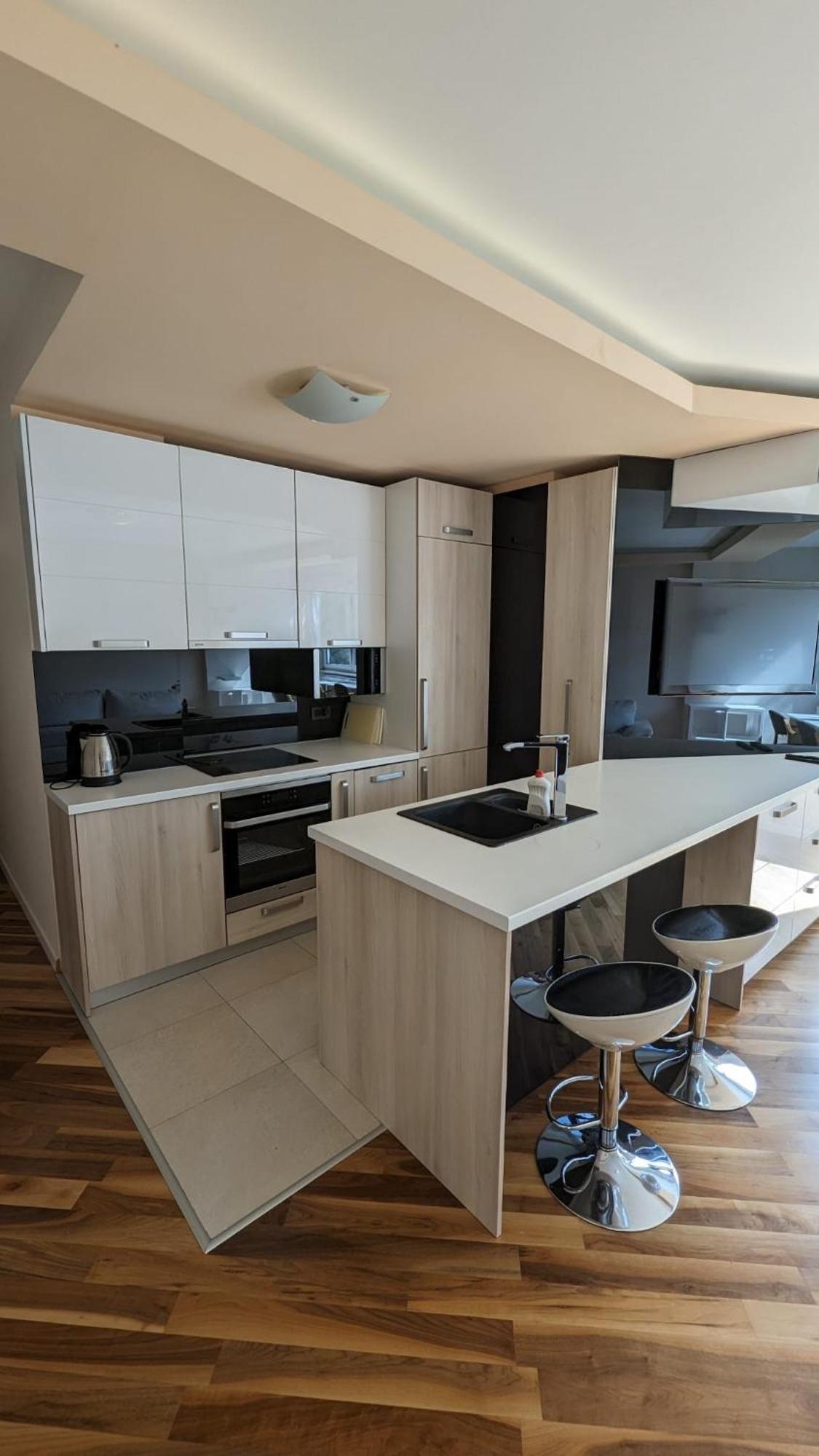 Modern And Cozy Apartment, Excellent Location, Near Sarajevo City Center, 60M2 Saraievo Exterior foto